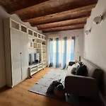 Flat With 2 Rooms And Private Terrace Min 32 Days